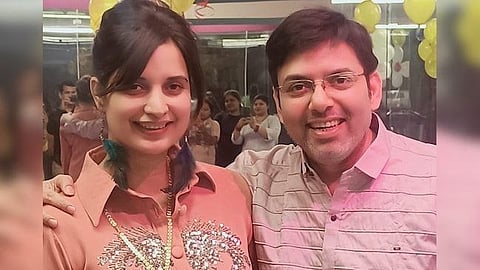 ടൈം മെഷീനിലൂടെ ചെറുപ്പക്കാരാക്കുമെന്ന് വാഗ്ദാനം; യുപിയില് ദമ്പതികള് തട്ടിയത് 35 കോടി രൂപ