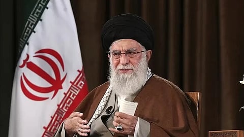 "ഇതെല്ലാം രക്തദാഹിയായ ചെന്നായയെ ഇല്ലാതാക്കും"; മിസൈൽ ആക്രമണങ്ങൾ പൊതുസേവനം, ഇസ്രയേൽ ജയിക്കില്ല: ഖമേനി