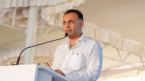 "സവർക്കർ ബീഫ് കഴിച്ചതിന് എന്തെങ്കിലും തെളിവുണ്ടോ?"; ബജ്റംഗ്ദൾ നേതാവിന്റെ പരാതിയില് കർണാടക ആരോഗ്യമന്ത്രിക്കെതിരെ കേസ്