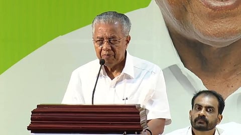 അന്നയുടെ മരണം നൊമ്പരമുണ്ടാക്കി, ഒരു ജനാധിപത്യ സർക്കാർ തൊഴിൽ സമയം എങ്ങനെ 14 മണിക്കൂറാക്കും: മുഖ്യമന്ത്രി