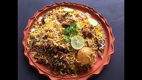 ദുർഗാ പൂജയ്ക്ക് ബംഗാള് ജയിലുകളില് സ്പെഷ്യൽ...! തടവുകാര്ക്ക് മട്ടന് ബിരിയാണിയും ബസന്തി പുലാവും