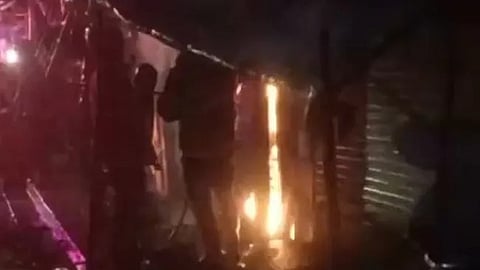 മുംബൈയിലെ ഇരുനില കെട്ടിടത്തിൽ തീപിടിത്തം; ഒരു കുടുംബത്തിലെ ഏഴ് പേർക്ക് ദാരുണാന്ത്യം