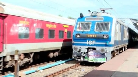 യാത്രാക്ലേശത്തിന് പരിഹാരം: കൊല്ലം - എറണാകുളം മെമു സർവീസ് ആരംഭിച്ചു