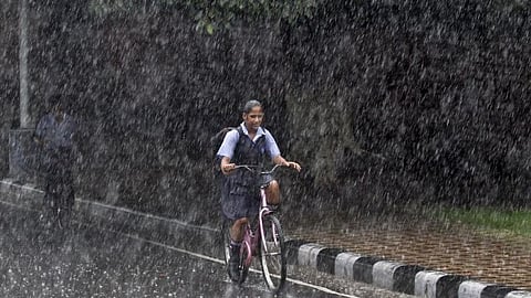 സംസ്ഥാനത്ത് മഴ കനക്കും; 11 ജില്ലകളിൽ യെല്ലോ അലേർട്ട്