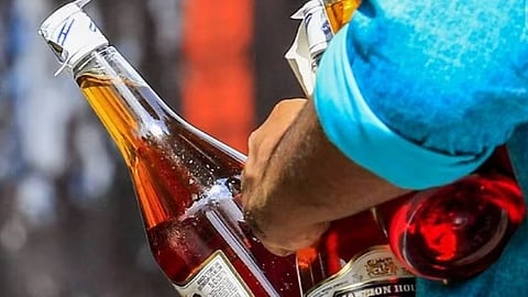 ബെവ്കോ വഴി വിൽക്കുന്ന മദ്യത്തിൽ ഇനി മുതൽ ക്യുആർ കോഡ്