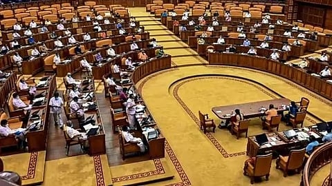 സഭയിൽ അടിയന്തര പ്രമേയ ചർച്ച ആരംഭിച്ചു; എഡിജിപിയും മലപ്പുറം പരാമർശവും ചർച്ചയാകുന്നു, മുഖ്യമന്ത്രി സഭയിലില്ല