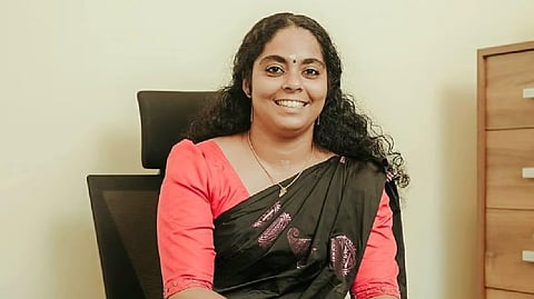 നിയമസഭാ മാർച്ചിനെത്തിയ യൂത്ത് കോൺഗ്രസ് നേതാവ് അരിതാ ബാബുവിൻ്റെ സ്വർണം മോഷണം പോയി; പരാതി