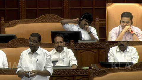 സഭയില് 'പൂര ചര്ച്ച'; തൃശൂരില് പൂര പ്രേമികളായ കോണ്ഗ്രസുകാരുടെ വോട്ട് ബിജെപിയിലേക്ക് പോയെന്ന് സമ്മതിച്ച് തിരുവഞ്ചൂര്