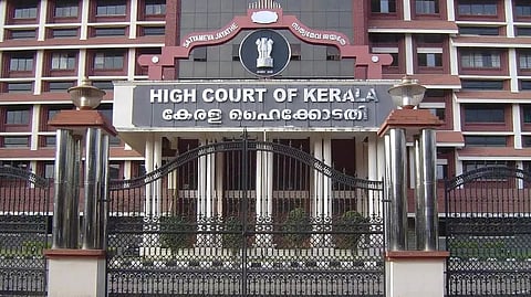 മുണ്ടക്കൈ - ചൂരല്മല ദുരന്തം: "വയനാടിനെ വീണ്ടെടുക്കാനായി എന്തെങ്കിലും ചെയ്യൂ"; കേന്ദ്രത്തോട് ഹൈക്കോടതി