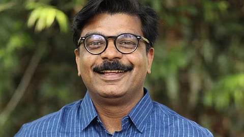 സഭയില് പുഷ്പനെ പരാമര്ശിച്ച് കവിത; കൂത്തുപറമ്പ് സമരം എന്തിനായിരുന്നെന്ന് മാത്യു കുഴല്നാടന്