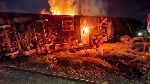 കവരൈപേട്ട അപകടം: പരുക്കേറ്റ നാല് പേരുടെ നില ഗുരുതരം; രണ്ട് ട്രെയിനുകൾ റദ്ദാക്കി