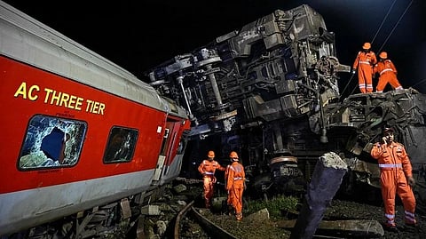 കവരൈപേട്ട ട്രെയിൻ അപകടം: അട്ടിമറിസാധ്യതയെന്ന് കേന്ദ്രം; അന്വേഷണത്തിന് എൻഐഎയെ നിയമിക്കുമെന്ന് സൂചന