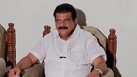 ഓട്ടോ ഡ്രൈവർ ജീവനൊടുക്കിയ സംഭവം: പൊലീസിന് സസ്പെൻഷൻ പോരാ, ഡിസ്മിസ് ചെയ്ത് തെരുവിലേക്ക് ഇറക്കണം: പി.വി.അൻവർ