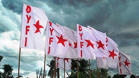 'സ്വർണ്ണക്കടത്ത് നടക്കുന്നത് എം.കെ. മുനീറിൻ്റെ അറിവോടെ'; ജനകീയ പ്രക്ഷോഭം നടത്താന് ഡിവൈഎഫ്ഐ