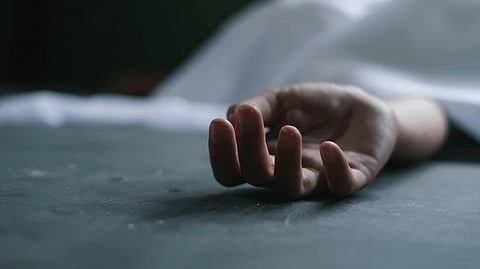 അങ്കമാലിയിൽ വാടക വീടിനുള്ളിൽ ആളെ മരിച്ച നിലയിൽ കണ്ടെത്തി; മൃതദേഹം തലയിടിച്ച് വീണ നിലയില്