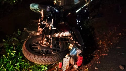 ബൈക്ക് യാത്രികനെ കാട്ടുപന്നിയിടിച്ചു; യുവാവിന് ഗുരുതര പരുക്ക്