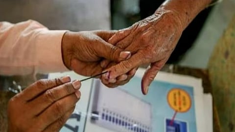 കേരളം നവംബര് 13ന് പോളിങ് ബൂത്തിലേക്ക്; മഹാരാഷ്ട്രയിലും ജാർഖണ്ഡിലും തെരഞ്ഞെടുപ്പ് തീയതികള് പ്രഖ്യാപിച്ചു, വോട്ടെണ്ണല് 23ന്