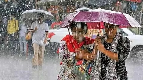 കേരളത്തിൽ തുലാവർഷമെത്തി; കണ്ണൂർ, മലപ്പുറം ജില്ലകളിൽ ഓറഞ്ച് അലേർട്ട്