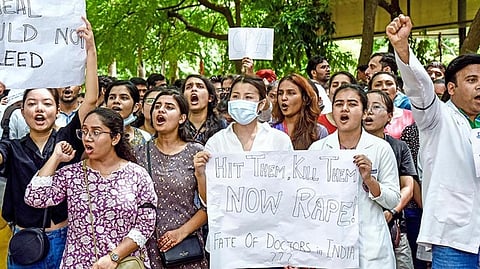 കൊൽക്കത്ത ബലാത്സംഗക്കൊല: "ഡോക്ടർമാരുടെ ആശങ്കകൾ അവഗണിക്കപ്പെടുന്നു"; ബംഗാൾ ഭവന് മുന്നിൽ പ്രതിഷേധിക്കാൻ ഡൽഹിയിലെ ഡോക്ടർമാർ