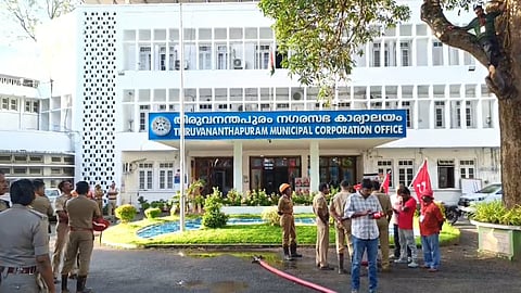 തിരുവനന്തപുരം നഗരസഭയിലെ തൊഴിൽ സമരം അവസാനിപ്പിച്ചു; സമരം ഒത്തുതീർപ്പായത് മന്ത്രി വി. ശിവൻകുട്ടിയുമായി നടന്ന ചർച്ചയിൽ