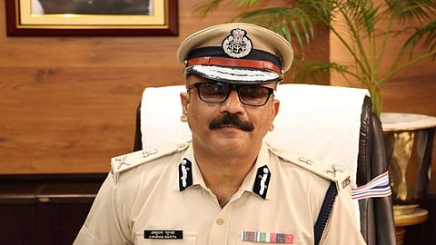 ഭൂതകാലം ശരിയല്ല; തെരഞ്ഞെടുപ്പിന് മുന്നോടിയായി ജാര്ഖണ്ഡ് ആക്ടിങ് ഡിജിപിയെ മാറ്റാന് ഉത്തരവ്