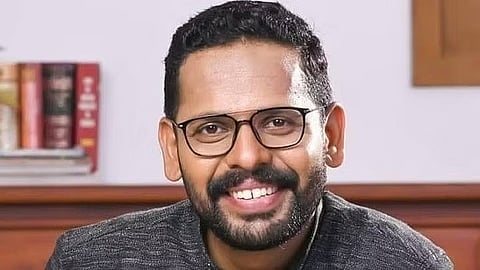 തൻ്റേത് ഇടത് ആശയങ്ങളാണെന്ന് പ്രവർത്തകർക്ക് ബോധ്യപ്പെട്ടതിൻ്റെ തെളിവാണ് റോഡ് ഷോയിലെ ജനപങ്കാളിത്തം: പ്രചരണം ശക്തമാക്കി പി. സരിൻ