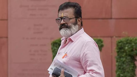 വിവാദ പെട്രോൾ പമ്പ് ഉൾപ്പെടെ കേരളത്തിലെ പമ്പുകളുടെ NOC പരിശോധിക്കും: സുരേഷ് ഗോപി