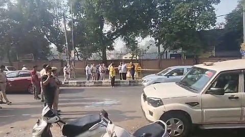 VIDEO/ ഡൽഹി സ്കൂളിനു സമീപത്തെ സ്ഫോടനം: സിസിടിവി ദൃശ്യങ്ങൾ പുറത്ത്