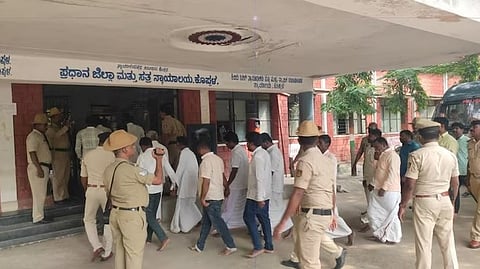 ദളിത് ഗ്രാമം ചുട്ടെരിച്ച കേസിൽ 98 പേർക്ക് ജീവപര്യന്തം; വിധി ഒരു ദശാബ്ദത്തിനു ശേഷം