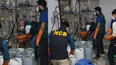 നോയിഡയിലെ 'ബ്രേക്കിങ് ബാഡ്'; തിഹാര് ജയില് വാര്ഡന് നടത്തുന്ന മെത്ത് ലാബ്, പിടികൂടിയത് 95 കിലോ ലഹരിമരുന്ന്