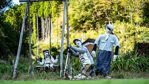 രണ്ടു ദശാബ്ദത്തിനിടെ ജനിച്ചത് ഒരേയൊരു കുഞ്ഞ്; മനുഷ്യരേക്കാൾ കൂടുതൽ പാവകൾ താമസക്കാരായ അപൂർവ ഗ്രാമം