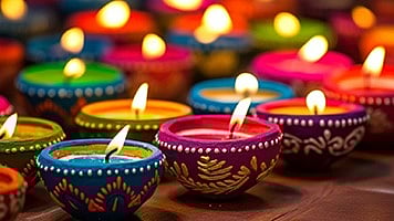 നന്മയുടെ വെളിച്ചം പകരുന്ന ദീപോത്സവം; ദീപാവലി പ്രഭയിൽ ജ്വലിച്ച് രാജ്യം