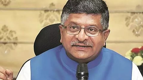 കോൺഗ്രസ് ജനങ്ങളെ കബളിപ്പിക്കുന്നു; മല്ലികാർജുൻ ഖർഗെയും രാഹുൽ ഗാന്ധിയും രാജ്യത്തെ ജനങ്ങളോട് മാപ്പ് പറയണം: രവിശങ്കർ പ്രസാദ്