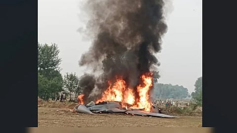 ആഗ്രയ്ക്ക് സമീപം മിഗ്-29 യുദ്ധവിമാനം തകർന്നുവീണു