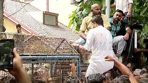 കോൺഗ്രസ് നേതാക്കളുടെ മുറിയിലെ റെയ്ഡ്: പിന്നിൽ പരാജയഭീതി, നിയമപരമായും രാഷ്ട്രീയമായും നേരിടും; പ്രതികരണവുമായി കോൺഗ്രസ് നേതാക്കൾ