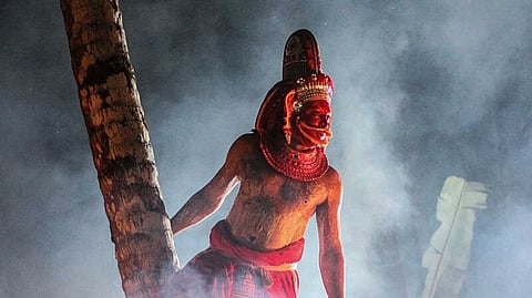 'അഞ്ചു നിസ്കാരത്തിനും നോമ്പിനും നിത്യവൃത്തിക്കും ഊന്നല് കൂടാതെ കാത്തുകൊള്ളാം'- മലബാറുകാരുടെ മാപ്പിള തെയ്യം