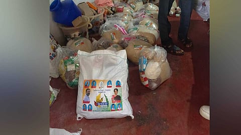 വയനാട്ടിൽ കോൺഗ്രസിന്റെ 'വോട്ടിന് കിറ്റ്'; കോൺഗ്രസ് പ്രവർത്തകൻ്റെ മില്ലിൽ നിന്ന് രാഹുലിന്റെയും പ്രിയങ്കയുടെയും ചിത്രങ്ങൾ പതിച്ച ഭക്ഷ്യകിറ്റുകൾ പിടികൂടി