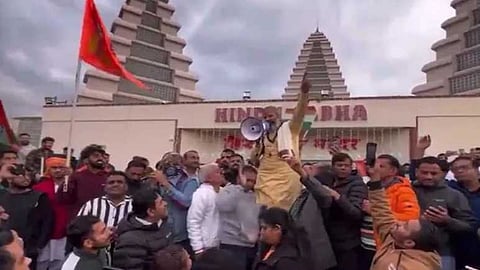 കാനഡയിലെ ഹിന്ദു ക്ഷേത്രം ആക്രമിച്ച സംഭവം; ക്ഷേത്ര പൂജാരിയെ സസ്പൻഡ് ചെയ്ത് ഹിന്ദു സഭാ മന്ദിർ