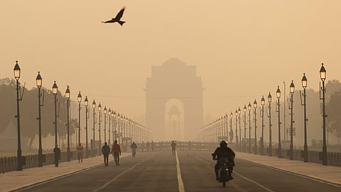 വായുമലിനീകരണം അതിരൂക്ഷം; ശ്വാസംമുട്ടി രാജ്യതലസ്ഥാനം