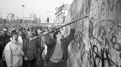 ബെർലിൻ മതിൽ തകർന്നിട്ട് 35 വർഷങ്ങൾ; എന്താണ് ഇന്നും തുടരുന്ന മതിൽ രോഗം അഥവാ വോൾ ഡിസീസ്?