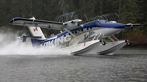 കേരള ടൂറിസത്തിന് പുതിയ ആകാശം: പരീക്ഷണ പറക്കൽ പൂർത്തിയാക്കി സീപ്ലെയിൻ; കന്നി യാത്ര നടത്തി മന്ത്രിമാർ