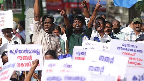 BIG BREAKING | കുടിയൊഴിപ്പിക്കലിന് വഖഫ് നോട്ടീസ് നൽകിയ 10 പേരും മുനമ്പം സ്വദേശികളല്ല; നിർണായക രേഖകൾ ന്യൂസ് മലയാളത്തിന്