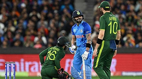 ഹൈബ്രിഡ് മോഡലിന് തയ്യാറാകാതെ പാകിസ്ഥാൻ; ഐസിസിയിൽ നിന്നും നഷ്ടമാകുക ശതകോടികൾ