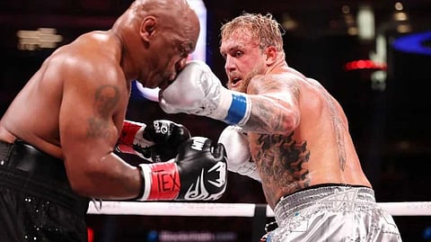 മടങ്ങിവരവ് ചരിത്രമാക്കാനായില്ല, ഇതിഹാസ താരം മൈക്ക് ടൈസണെ ഇടിക്കൂട്ടില് വീഴ്ത്തി ജെയ്ക്ക് പോള്