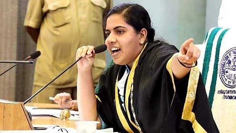 ശുചീകരണ തൊഴിലാളികളുടെ പ്രതിഷേധം; ഗായത്രി ബാബു ജാതീയമായി അധിക്ഷേപിച്ചെന്നത് ആരോപണം മാത്രമെന്ന് മേയർ ആര്യ രാജേന്ദ്രന്