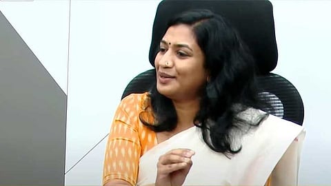 ഇരട്ട വോട്ടുള്ളവരുടെ പേരുകള് പാലക്കാട് നിലനിർത്തും, മറ്റ് മണ്ഡലങ്ങളില് ഒഴിവാക്കുമെന്നും കളക്ടർ; നിയമ പോരാട്ടത്തിനൊരുങ്ങി സിപിഎം