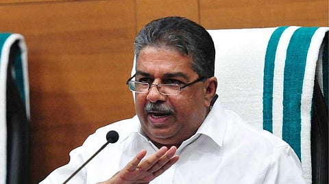 ലീഗില് ഒരു വിഭാഗം തീവ്ര ചിന്താഗതിക്കാരുമായി സഹകരിക്കുന്നു, അറിഞ്ഞോ അറിയാതെയോ നേതൃത്വം അതില് വീഴുന്നു; വിമര്ശനവുമായി സജി ചെറിയാന്