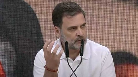 "അദാനിയെ സംരക്ഷിക്കുന്നത് മോദി"; അറസ്റ്റ് വാറൻ്റിന് പിന്നാലെ കേന്ദ്ര സർക്കാരിനെതിരെ രൂക്ഷ വിമർശനവുമായി രാഹുൽ ഗാന്ധി