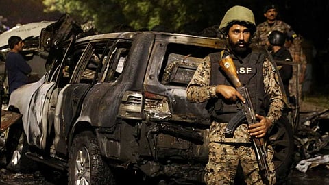 പാകിസ്ഥാനിൽ വാഹനങ്ങൾക്ക് നേരെ ഭീകരാക്രമണം; 50 പേർ കൊല്ലപ്പെട്ടു