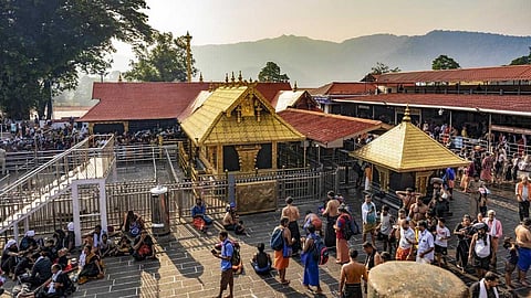 ശബരിമലയിലേക്ക് തീർഥാടക പ്രവാഹം; ഈ മണ്ഡലകാലത്ത് ഇതുവരെ ഏറ്റവും കൂടുതൽ പേർ എത്തിയത് ഇന്നലെ